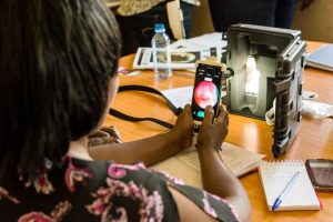 WORLD CANCER DAY 2016 - A WOMAN HOLDS THE EVA System